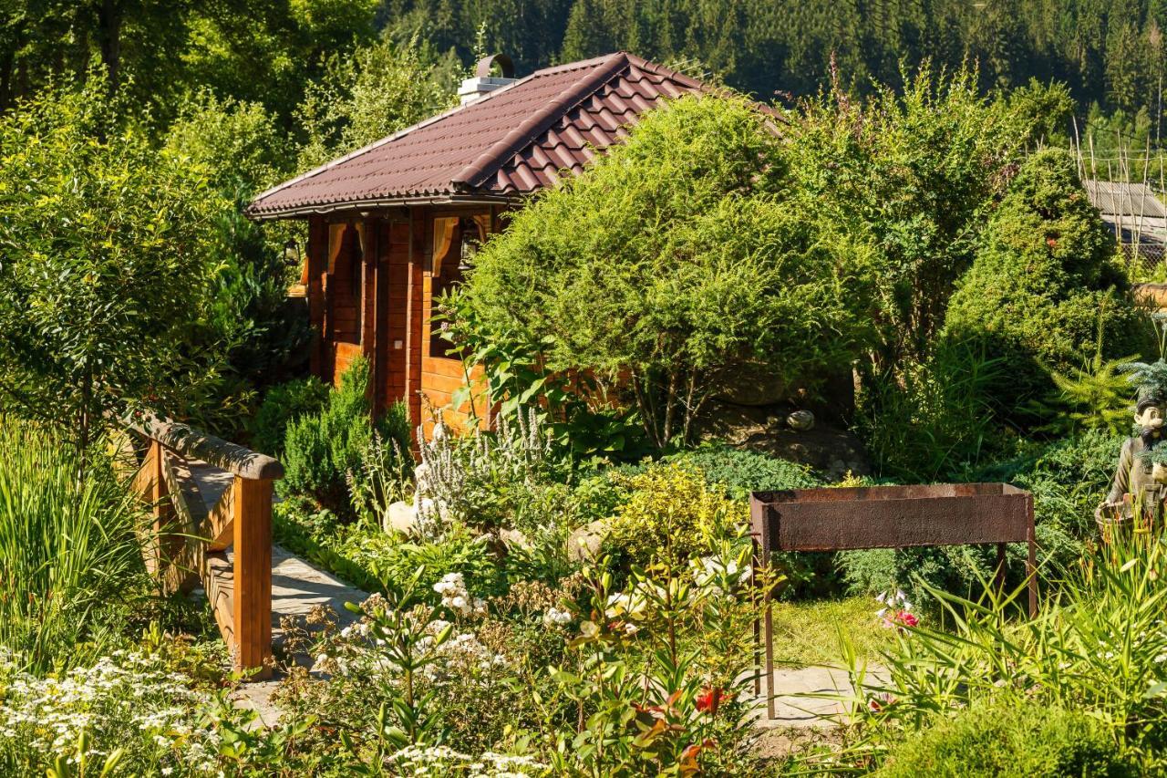 хата різьбяра 山林小屋 Byalobereska