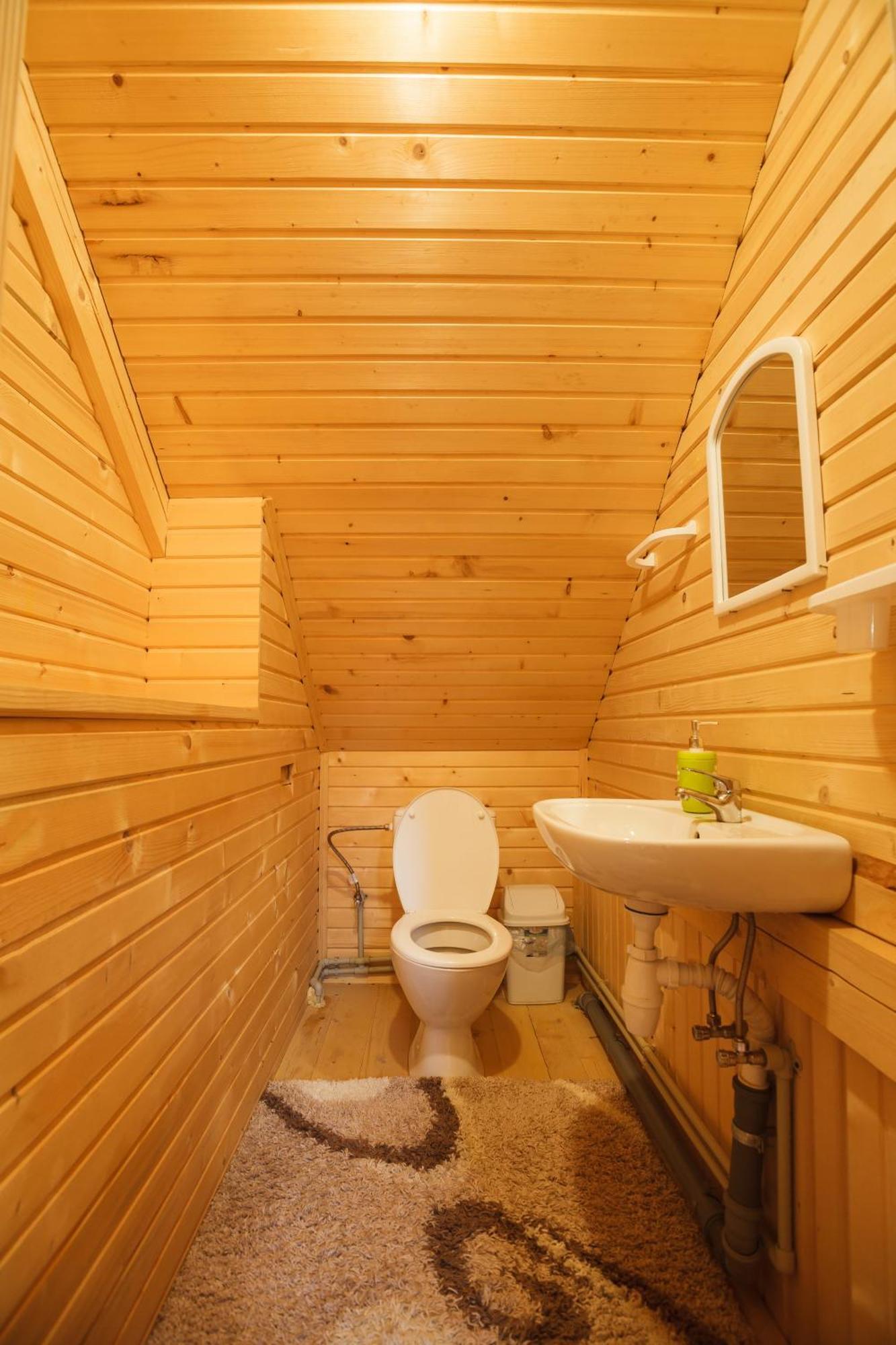 хата різьбяра 山林小屋 *