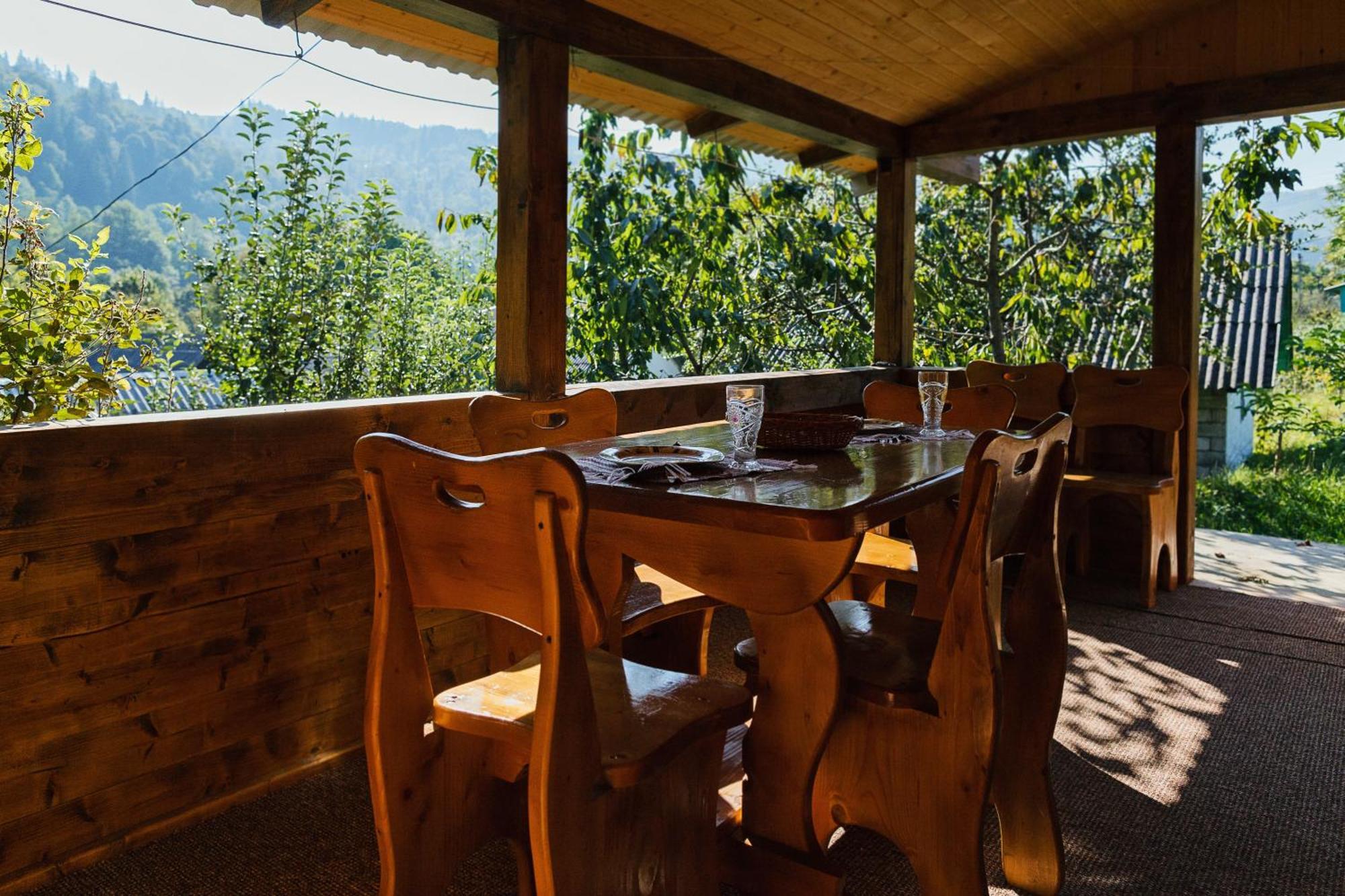 хата різьбяра 山林小屋 Byalobereska